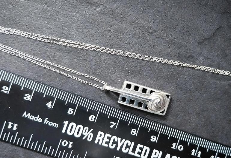 Vintage Kit Heath Silver CELTIC ROSE Pendant Necklace on 18" Chain - 4g