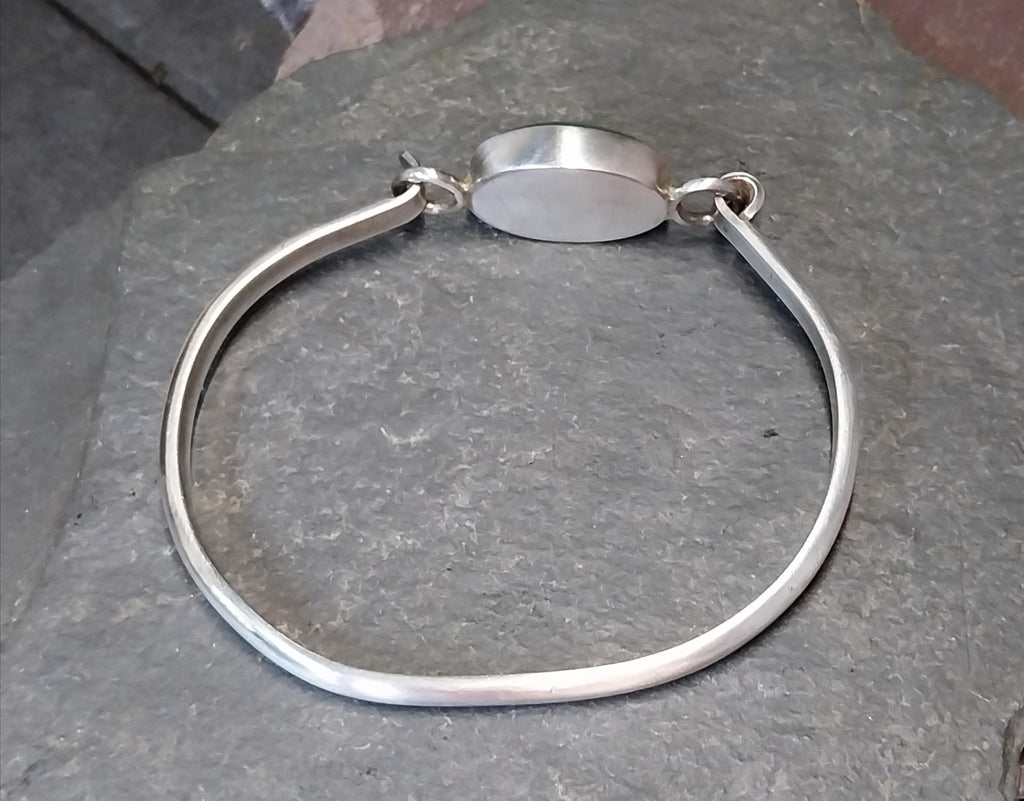 Vintage Sterling SILVER BANGLE Bracelet - with Green Agate Gemstone - 21.8g