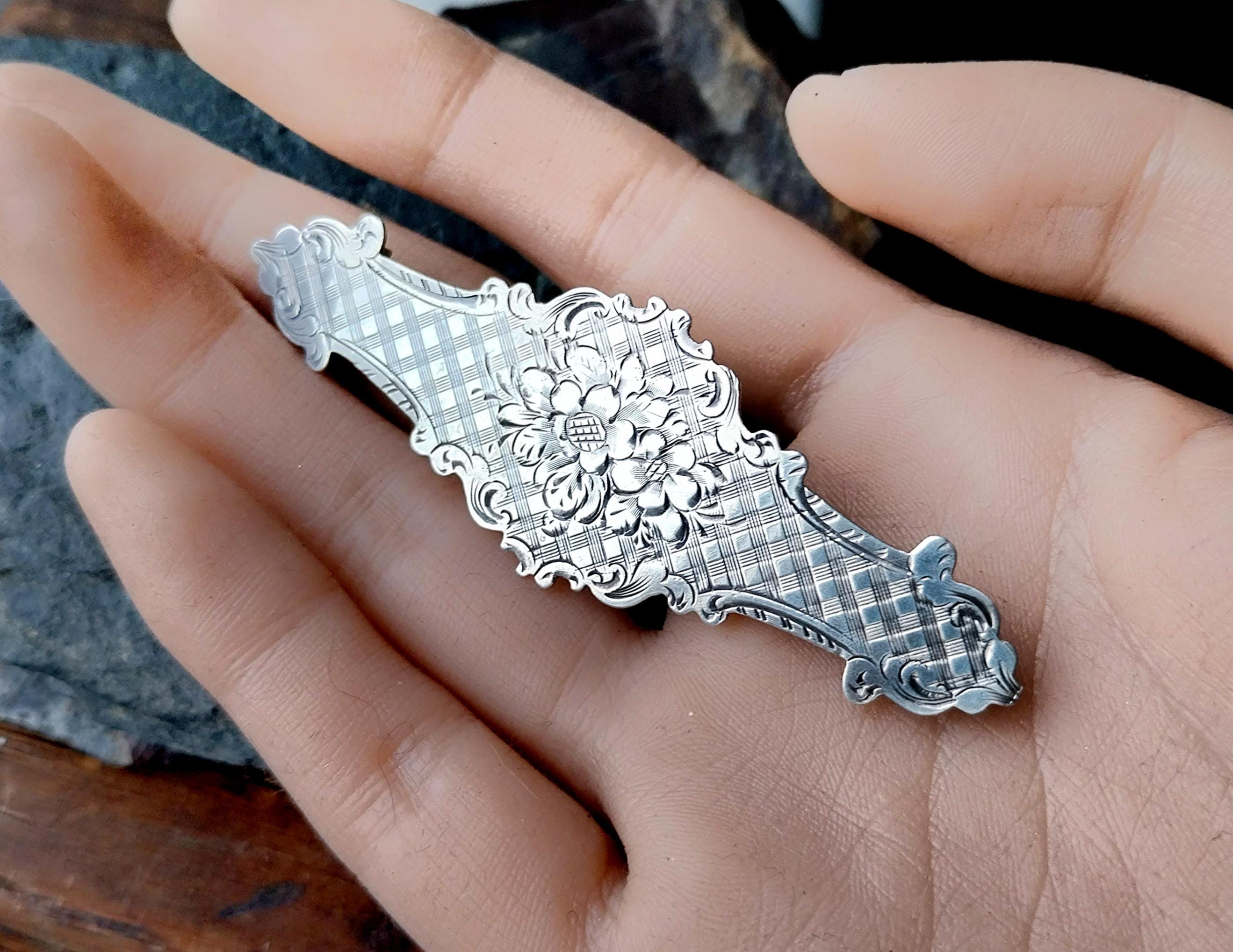 Victorian SILVER BROOCH - Antique Floral Bouquet Design - 8.8g