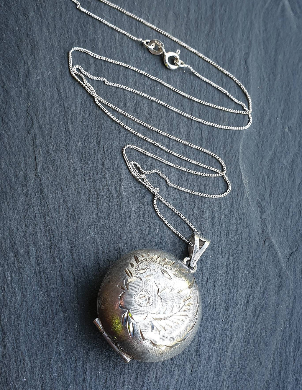 Vintage Silver LOCKET Necklace - Puffy Circle on 20" Sterling Chain - 9.7g