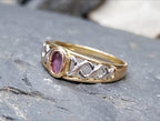 9ct GOLD CELTIC Ring with Purple Amethyst - Trinity Knot - Size uk K (us 5) - 1.8g