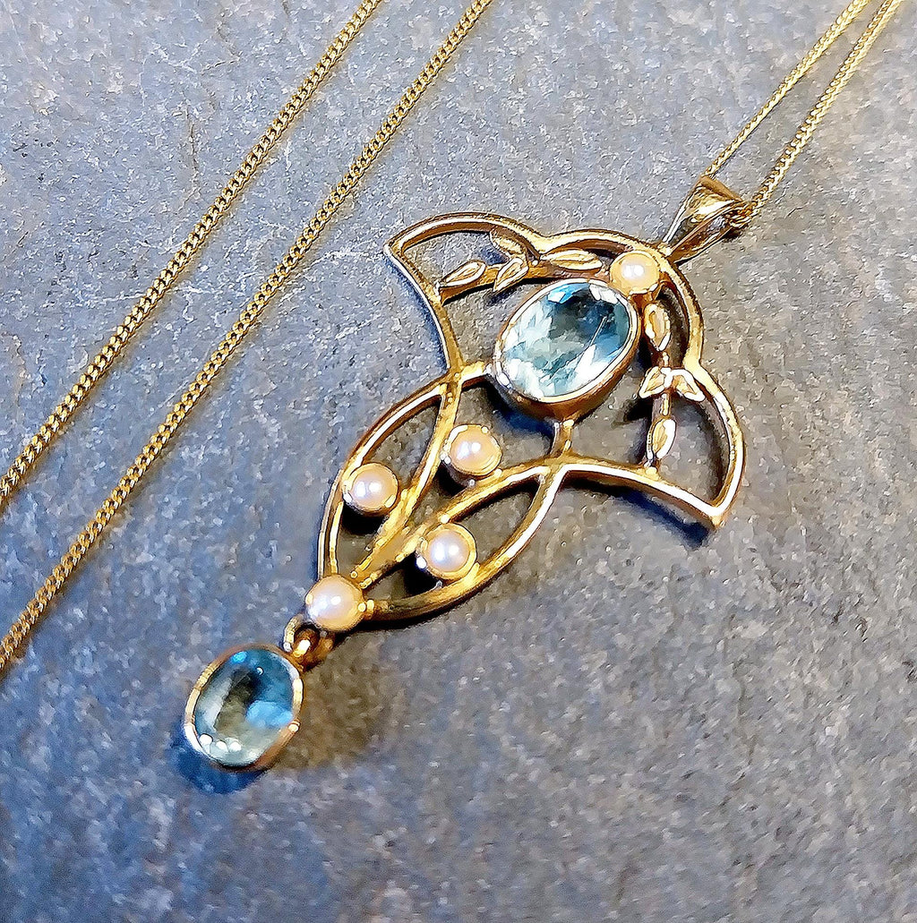 Vintage 9ct Gold Blue Topaz and Seed Pearl Pendant Necklace on 18" chain - 2.8g