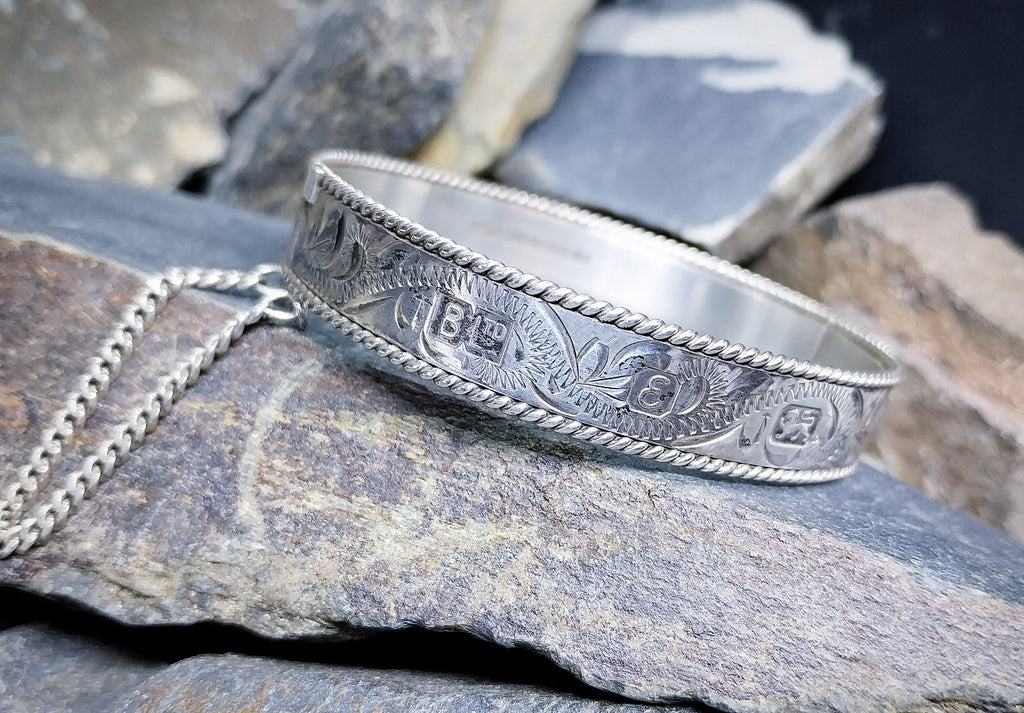 Vintage Sterling SILVER BANGLE Bracelet - c 1979 - 24.5g