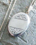 Vintage STERLING SILVER Oval Locket Necklace - on 18" Chain - 5.5g