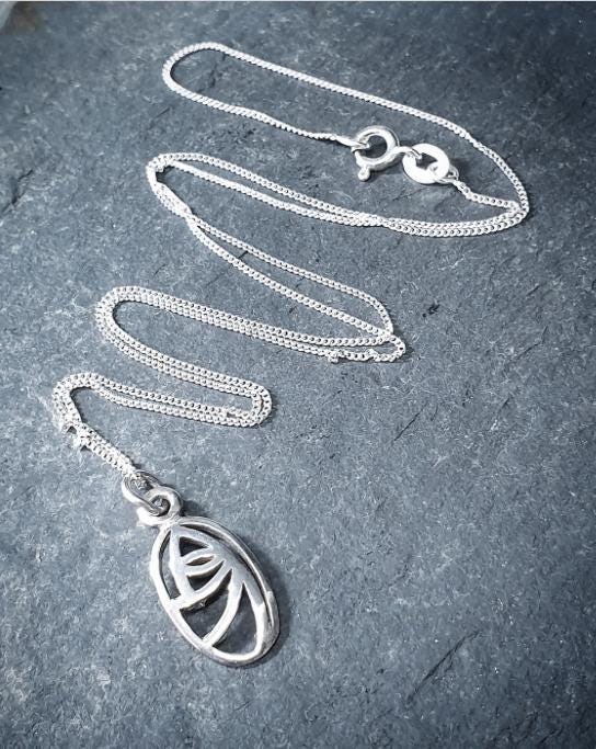 SILVER Necklace and Matching Earrings Gift Set - Celtic Leaf and Rose Bud - 4.1g