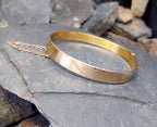 Vintage 9ct Rolled GOLD BANGLE - White Floral Design with Safety Chain - 13.3g