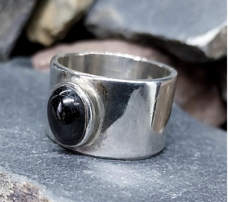 Modernist Wide Sterling Silver Onyx Ring - uk size Q (us 8) - 10.3g