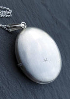 Vintage STERLING SILVER Oval LOCKET -Etched Flower with 18" Chain - 4.1g