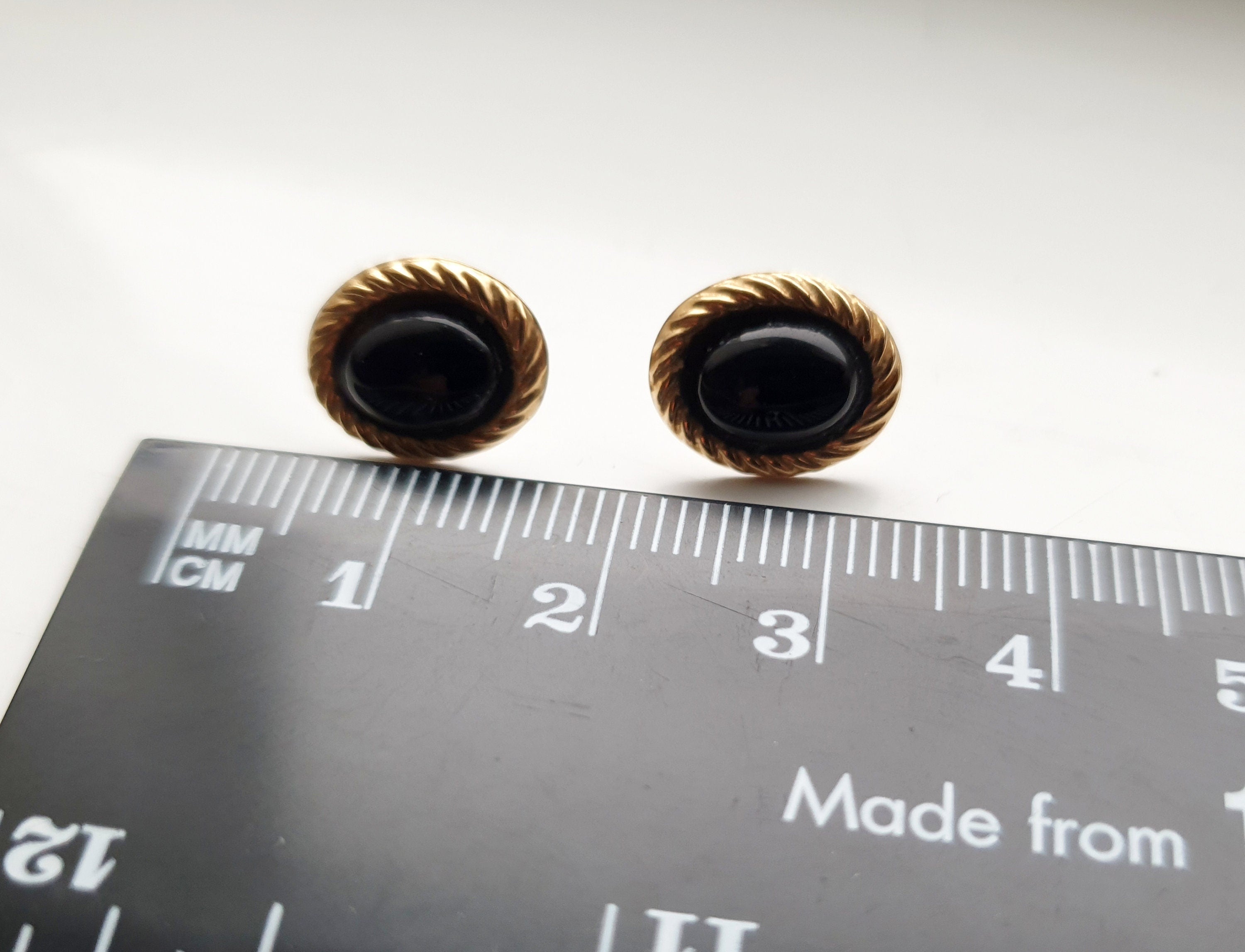 Vintage 9ct Gold Onyx Stud EARRINGS - butterfly backs