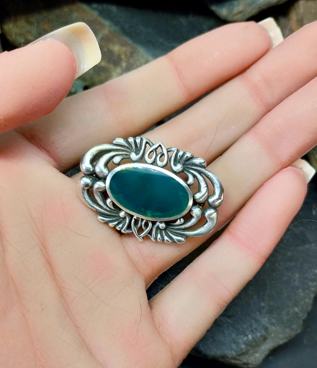 Vintage Celtic SILVER Brooch - with Green Agate - Malachite - 10.6g