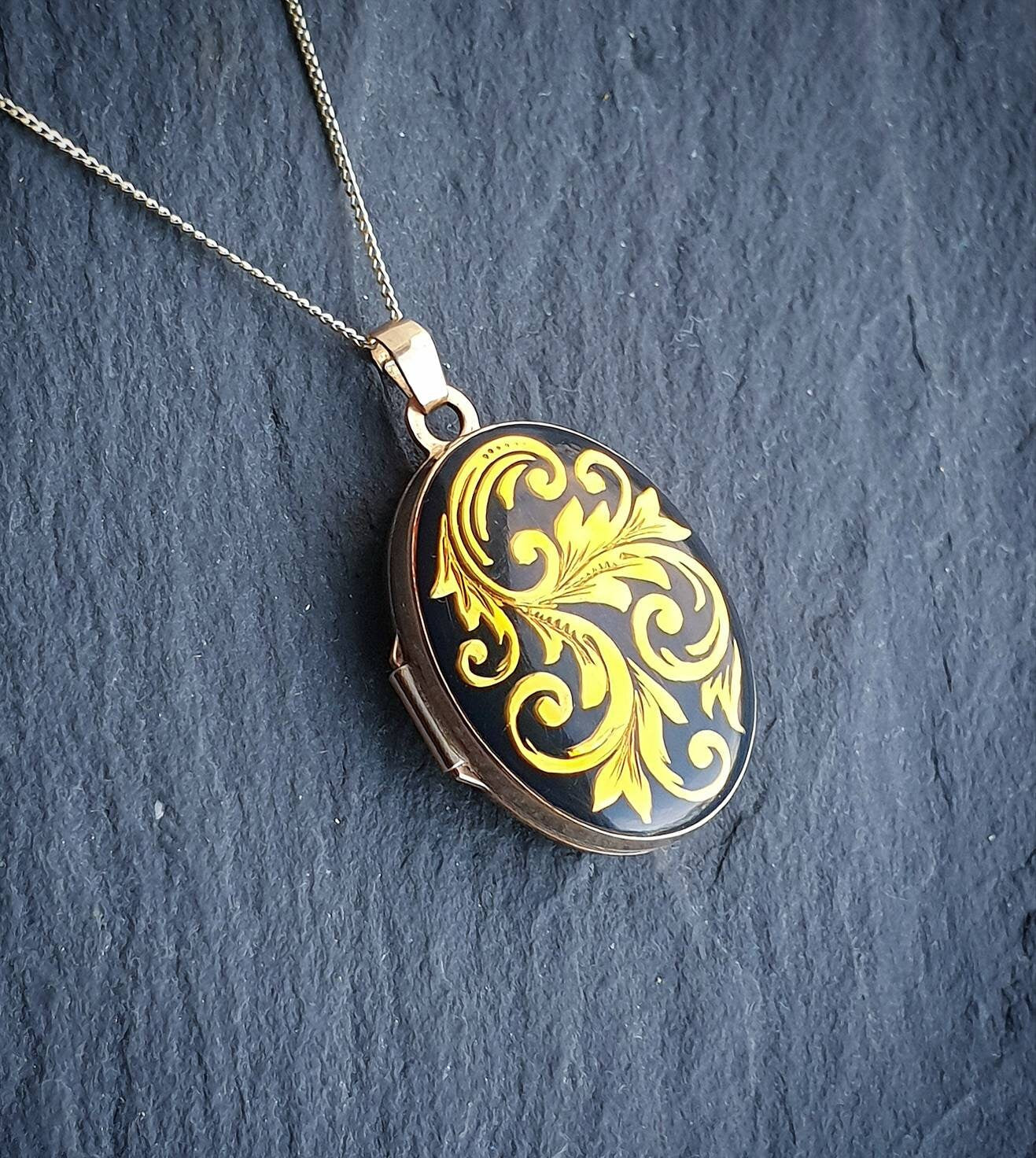 9ct GOLD and BLUE ENAMEL Scroll Locket Necklace & 18" Chain - 2.7g