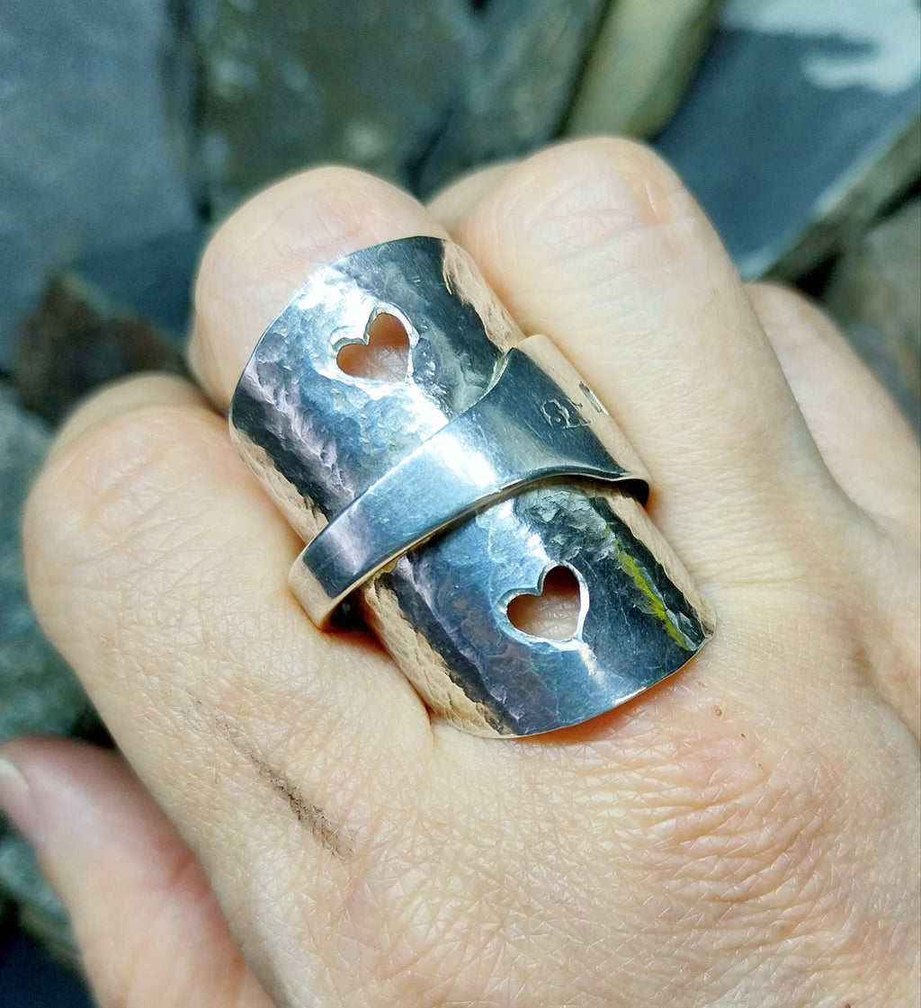 Huge SILVER RING with Dublin hallmarks - uk size T (us 9.5) - 13.9g