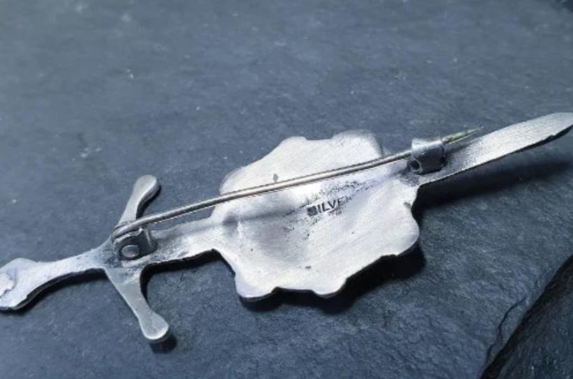 Vintage Silver KILT PIN Brooch - Sword with Shield - Sterling Silver - 7g