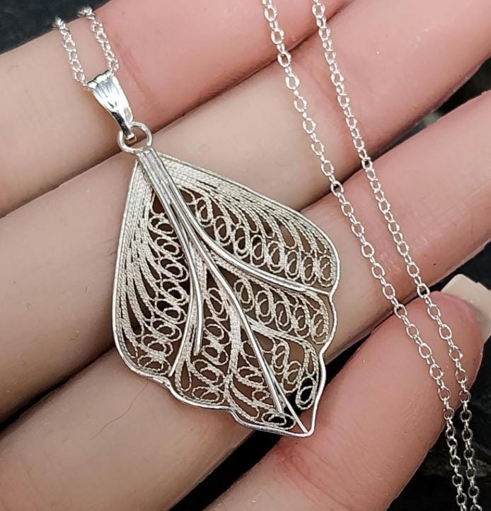 Vintage Sterling Silver Pendant Necklace Autumn Leaf on 18" Chain - 3g