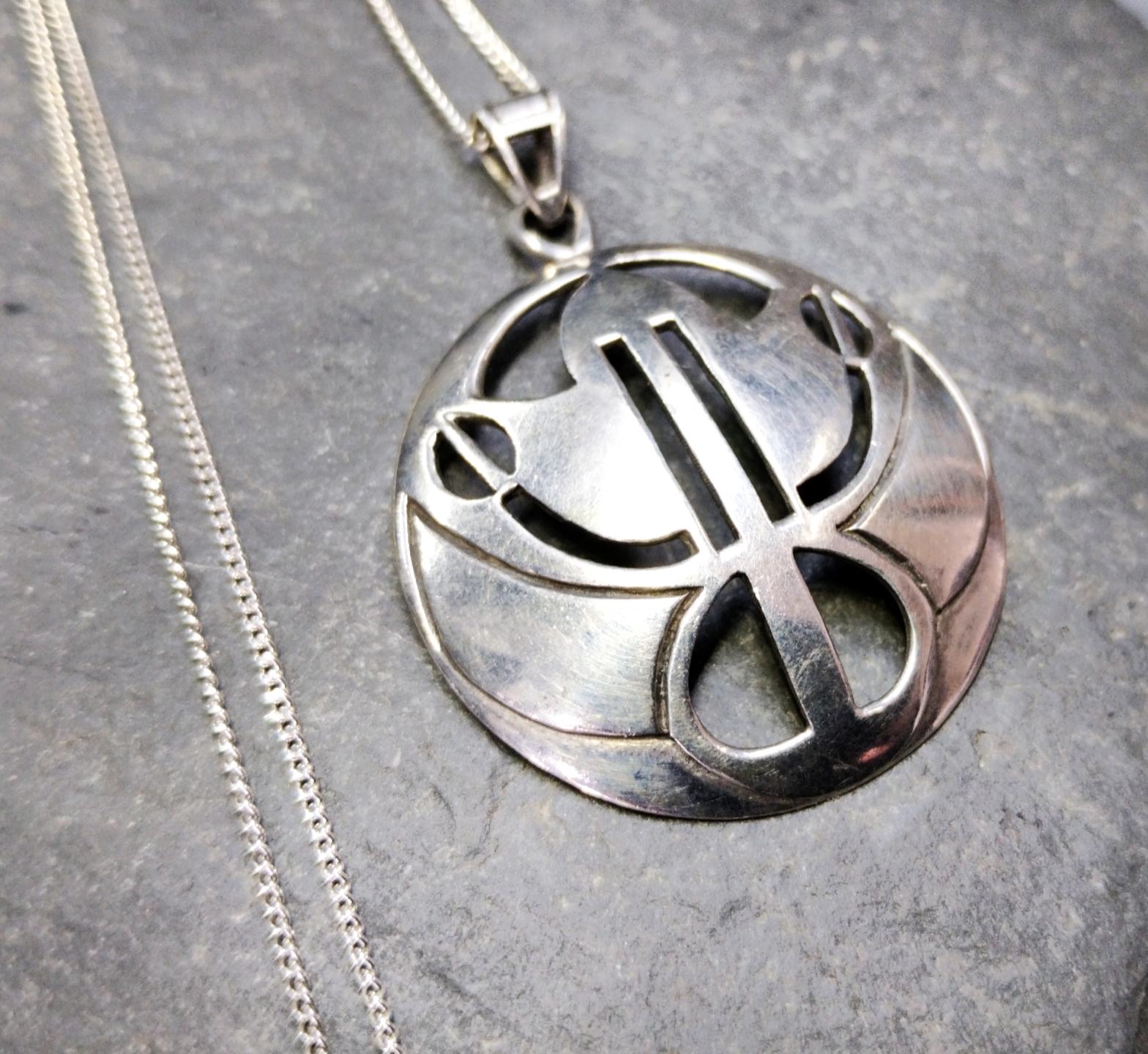 Vintage Large KIT HEATH Necklace Pendant - Sterling Silver 18" - 8.5g