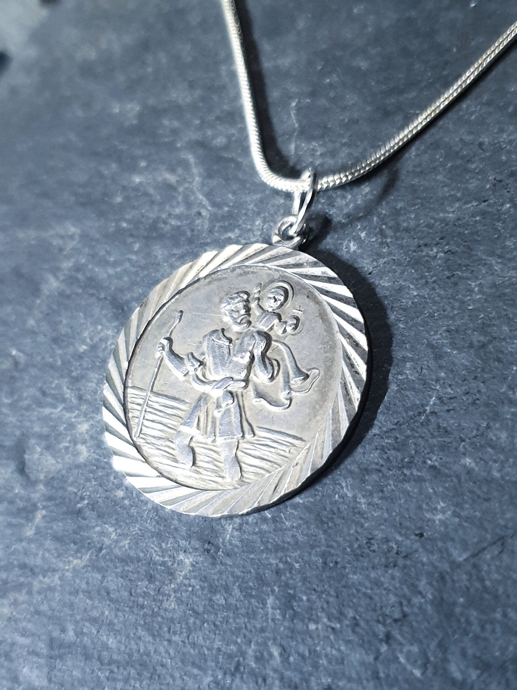 Vintage SILVER St Christopher Necklace Pendant Charm -  20" Chain - 8.8g