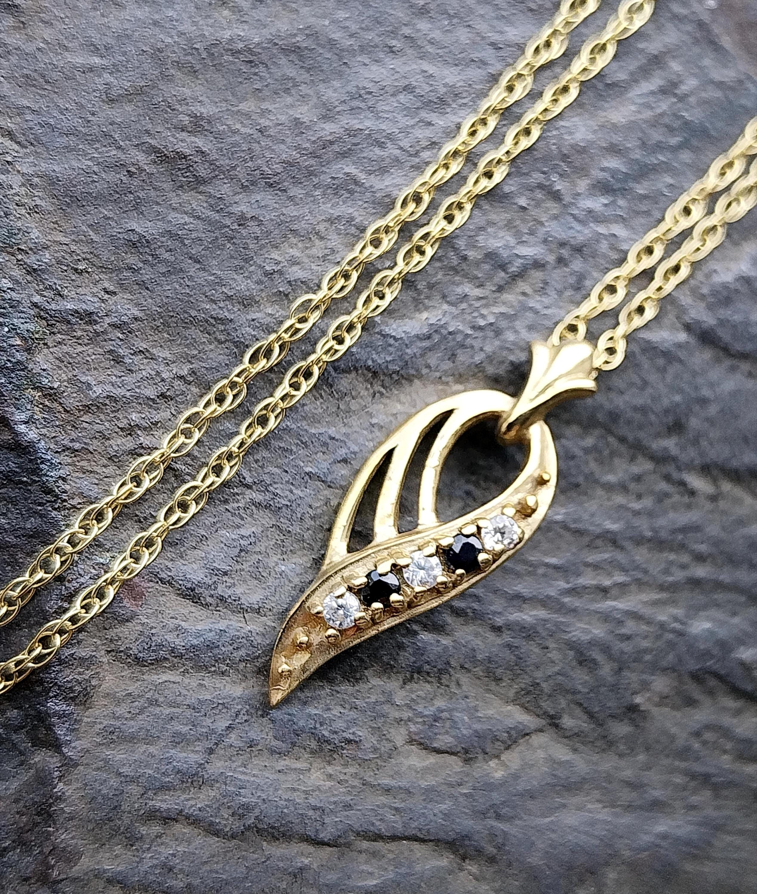 Vintage 9ct Gold Sapphire Pendant Necklace Leaf / Feather on 18" - 1.8g