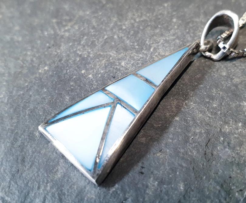 Sterling Silver Vintage Blue MOP Necklace Pendant Drop - with 16" chain - 6.1g