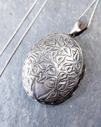 Vintage Large IVY LEAF LOCKET - Sterling Silver Hallmarked with 24" Chain - 11.5g