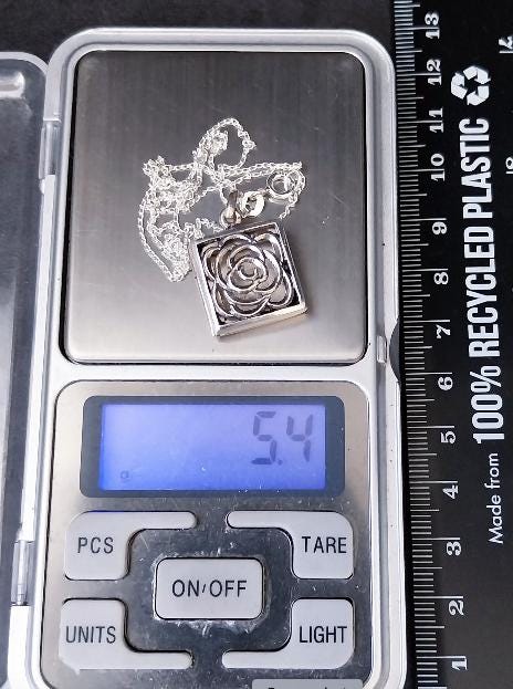 Vtg Sterling SILVER Rose Locket necklace -  on 18" Chain - 5.4g