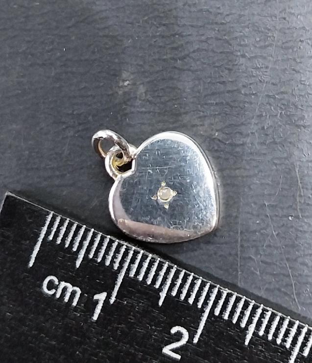 Vtg SILVER Diamond HEART Charm - NV - 1.9g