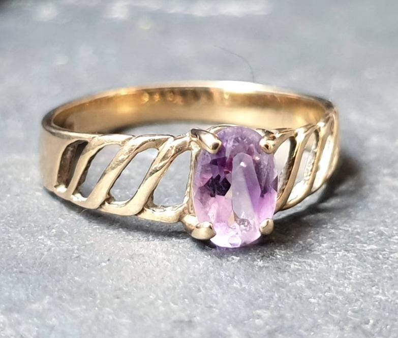9ct GOLD AMETHYST Ring  - Size uk P (us 7.5) - 2g