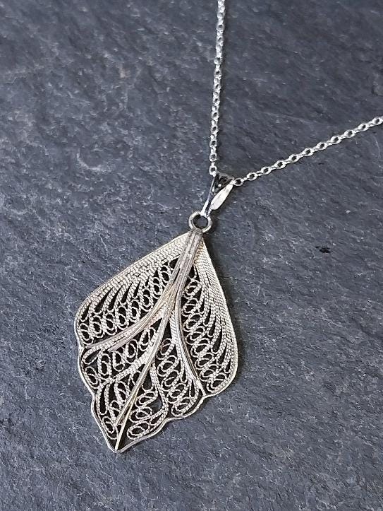 Vintage Sterling Silver Pendant Necklace Autumn Leaf on 18" Chain - 3g