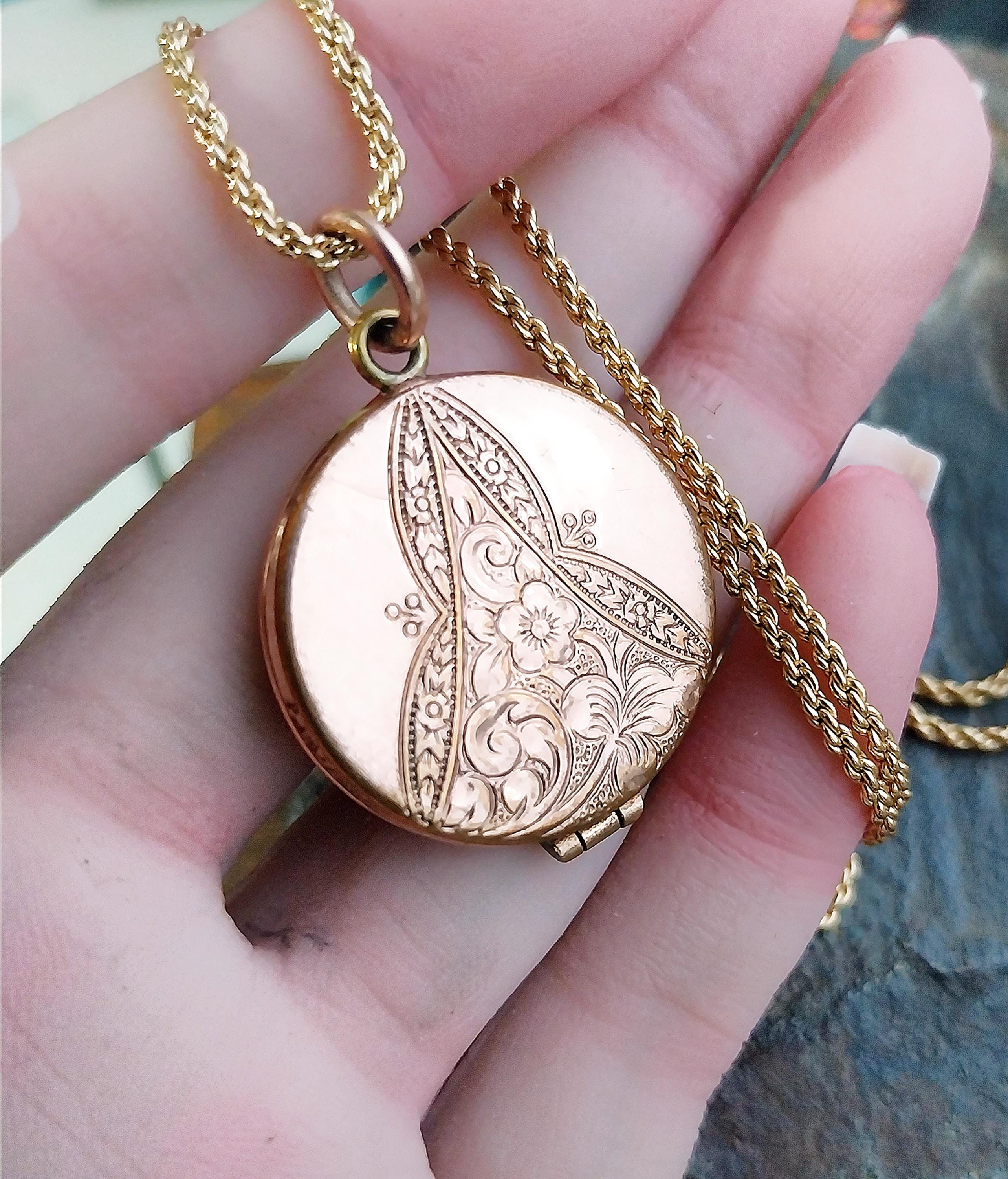 VICTORIAN CIRCLE LOCKET - Antique Pinchbeck Gilt on 16" Chain - 13.8g