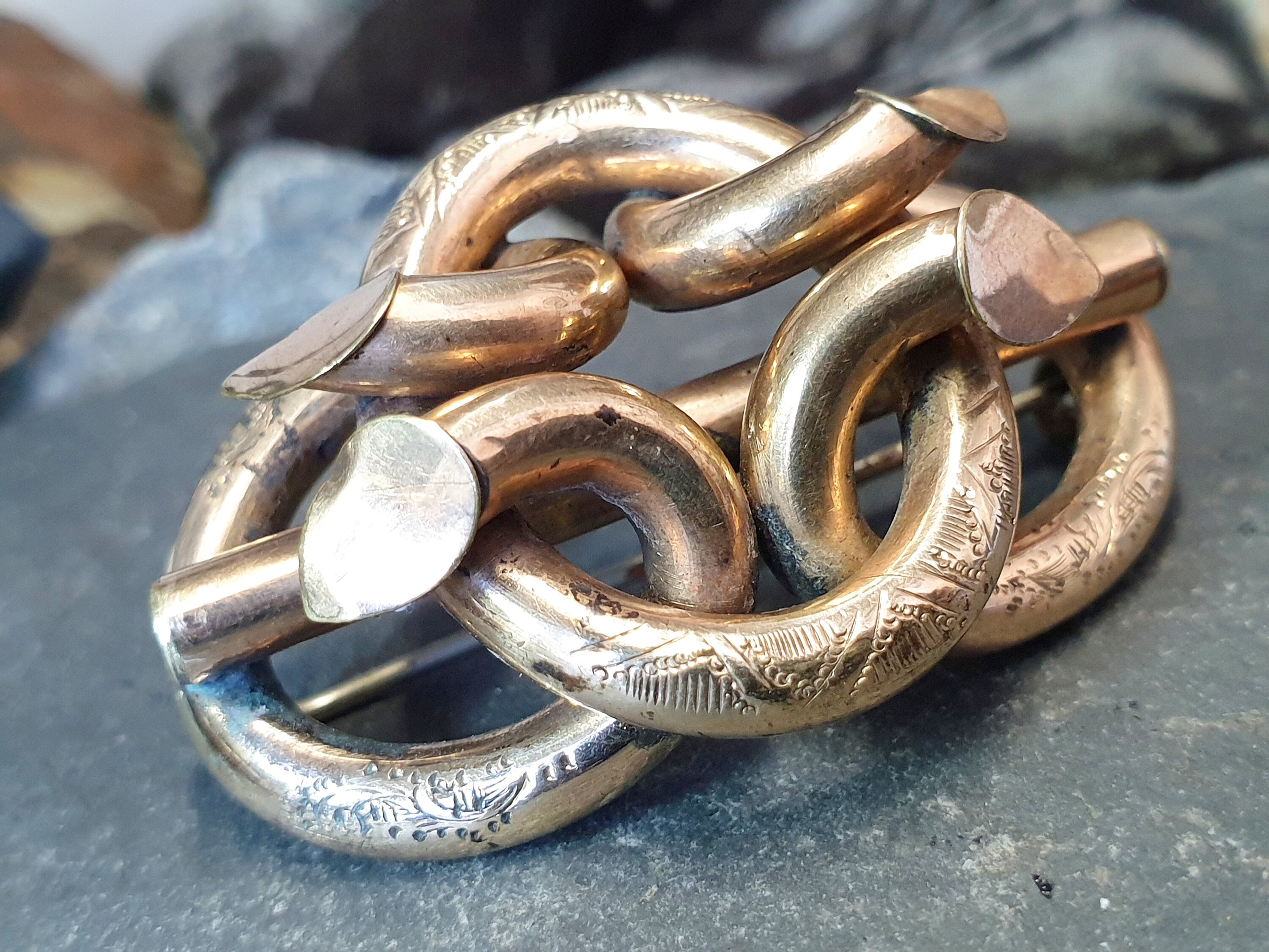 Antique 9ct Gold Infinity Lovers Knot  brooch Pin - 17.5g