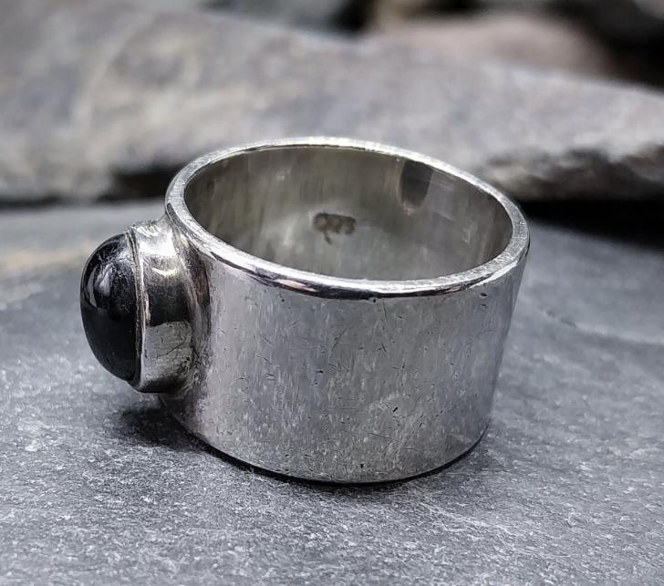 Modernist Wide Sterling Silver Onyx Ring - uk size Q (us 8) - 10.3g