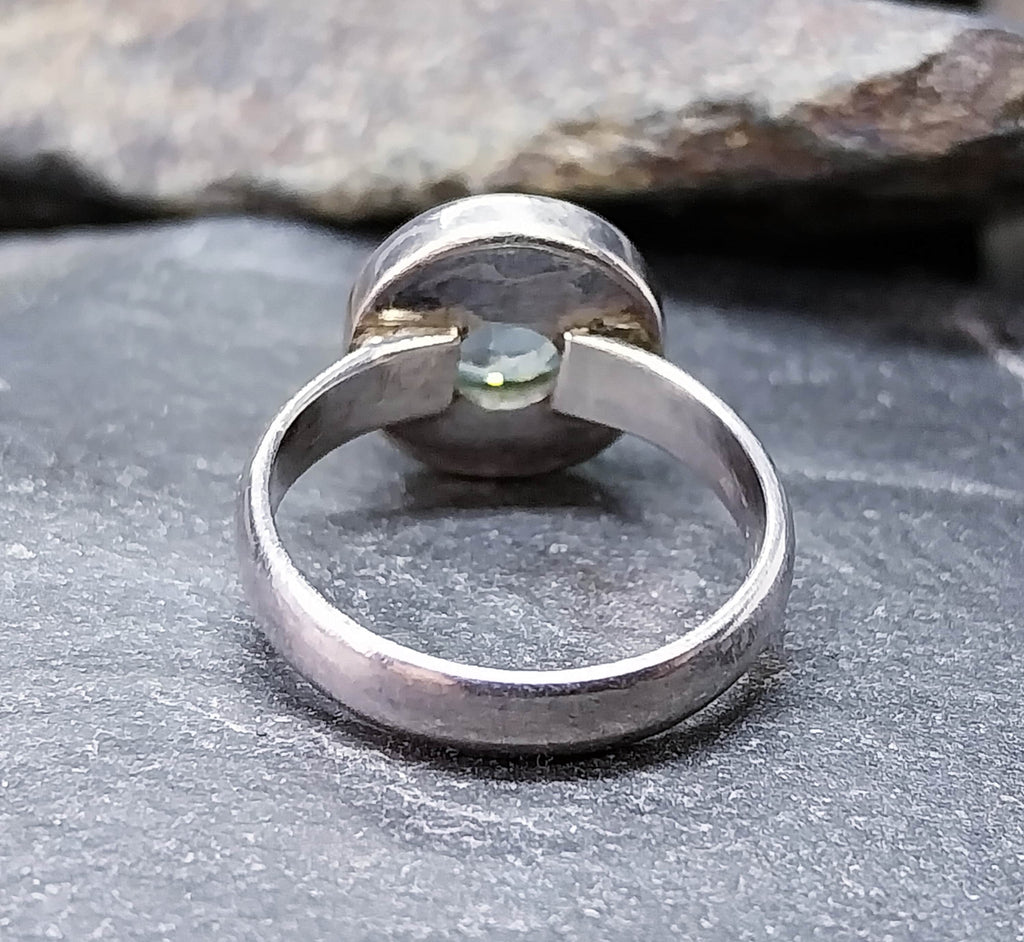 Vintage Blue Topaz RING - Sterling Silver- uk size M (us 6) - 5.4g