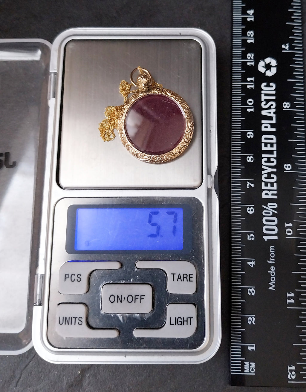Antique 9ct Gold Photo Locket Pendant - Chester 1904 on 18" Chain - 5.7g