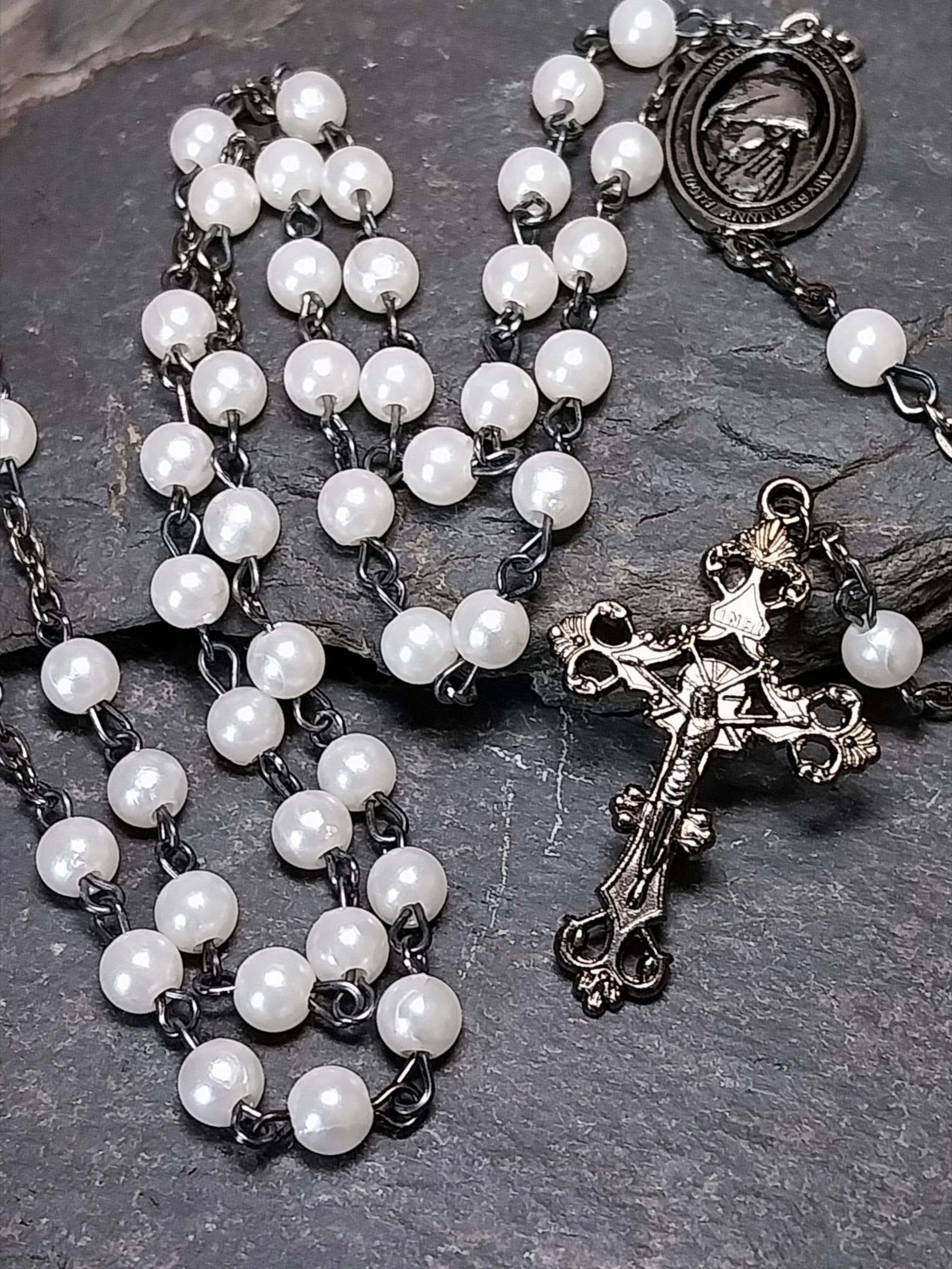 Vintage Milky White ROSARY Beads - Small Vintage Old Prayer Beads and crucifix - 28" 17g