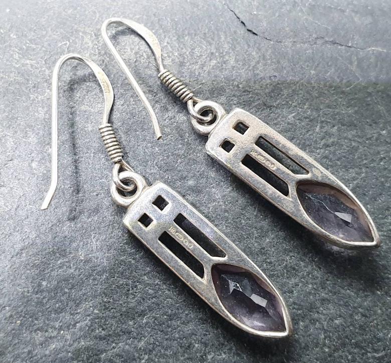 Sterling Silver Dangle Earrings - with Purple amethyst Stone - 3.5g