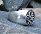 Vintage SILVER CELTIC SPIRAL Signet Ring - Size uk T ( usa 9.5) - 9.3g