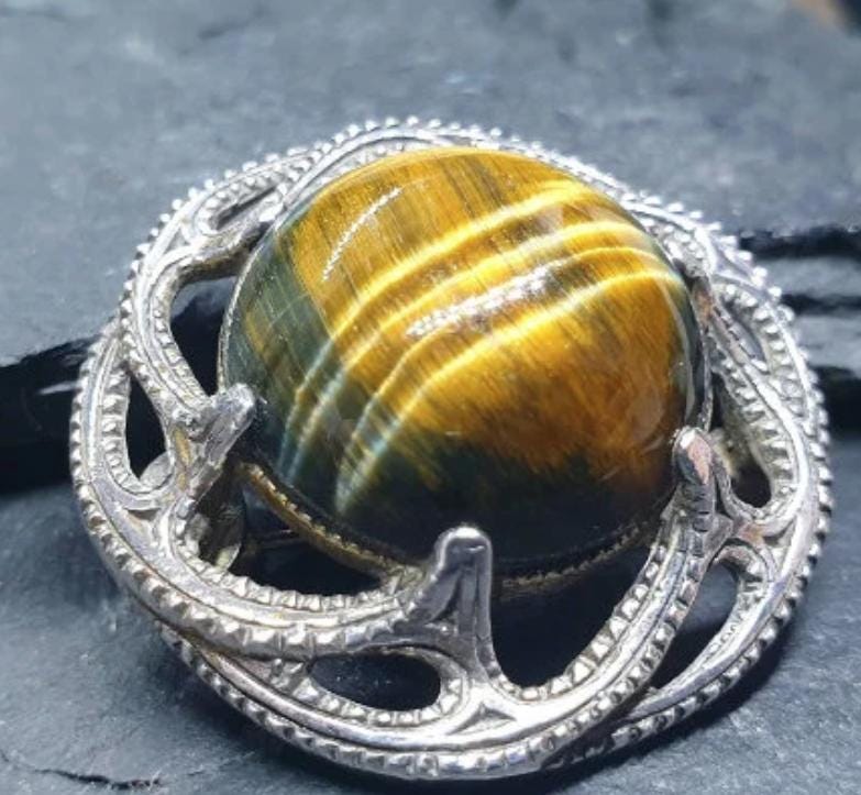 Sterling Silver MIRACLE TIGERS EYE Brooch -  Hallmarked Edinburgh - 12.9g