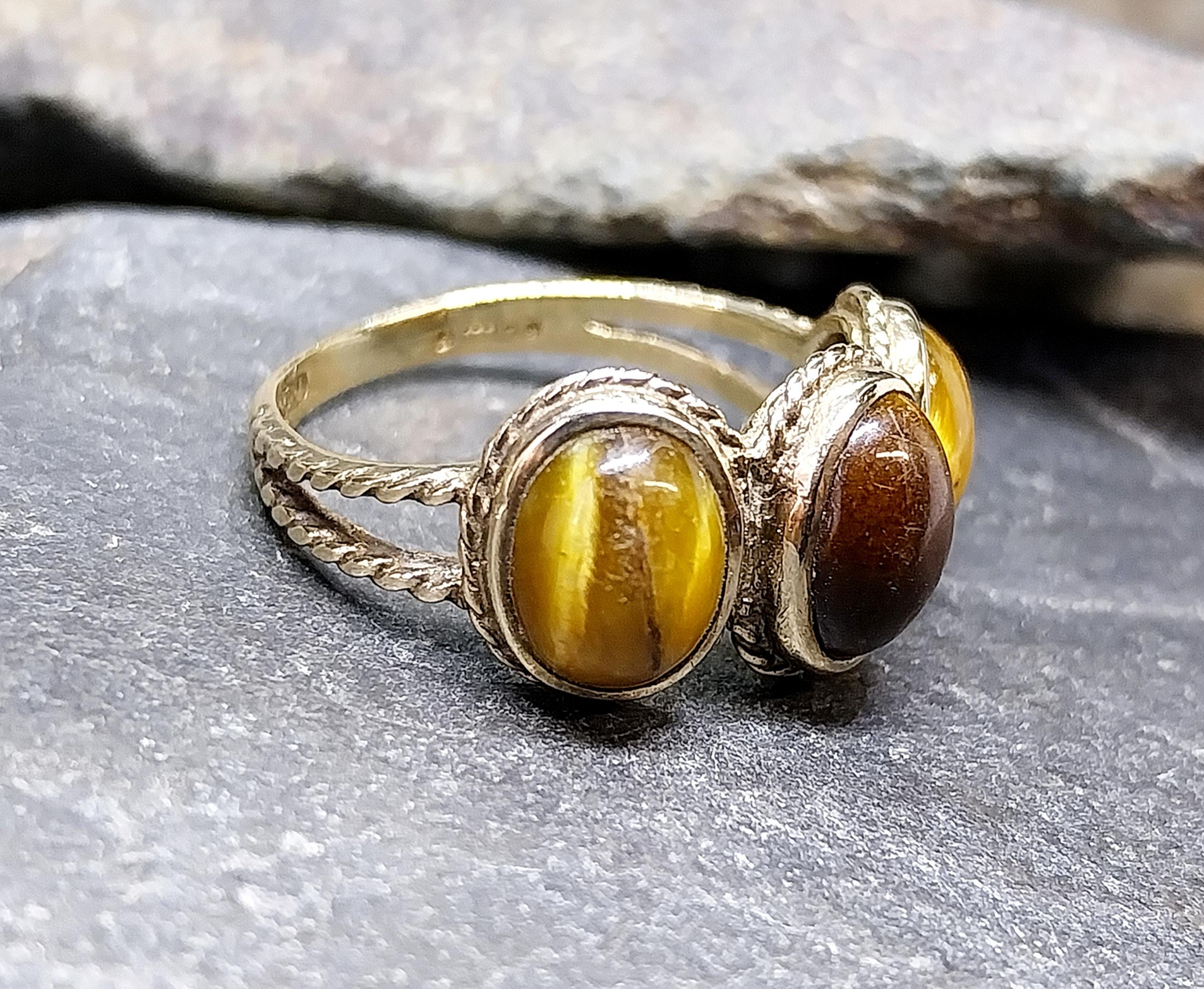 Vintage 9ct GOLD Triple Tigers Eye Ring - Size uk O (us 7) - 3.1g