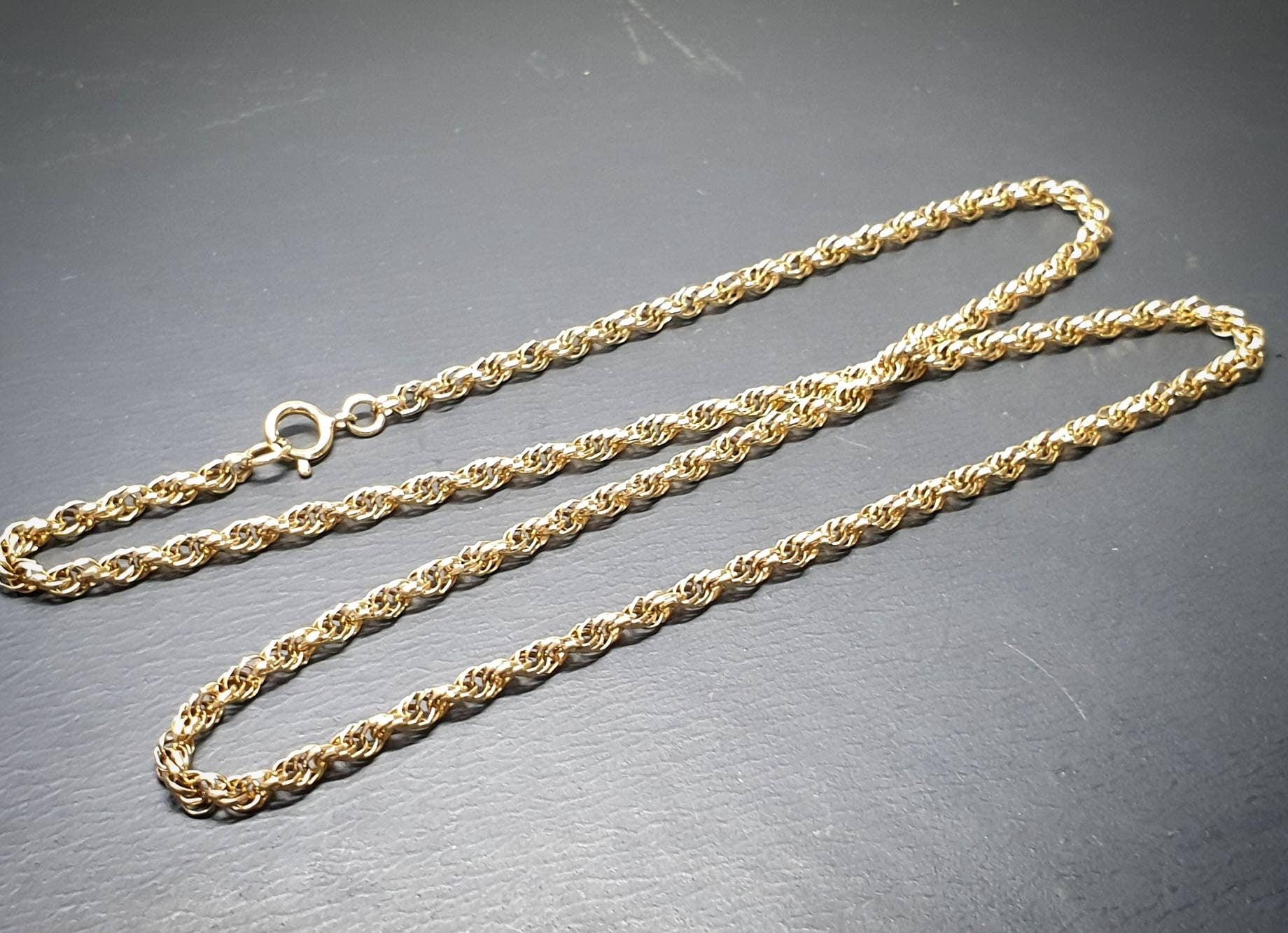9ct GOLD CHAIN, Twisted Rope - Prince of Wales Necklace 18" - Hallmarked - 6.6g