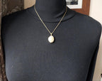 9ct GOLD LOCKET Necklace with Cameo Lady on 18" Chain - 3.2g