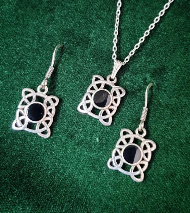 SILVER & ONYX Necklace and Matching Earrings Gift Set - Celtic Knot - 6.1g