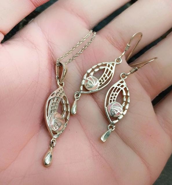 Sterling Silver Celtic Rose Necklace and Matching Earrings Gift Set - 6.8g