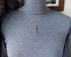 Vintage 9ct Gold Blue Topaz and Seed Pearl Pendant Necklace on 18" chain - 2.8g
