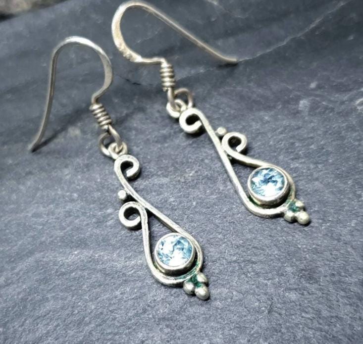 Sterling Silver Dangle Earrings - with Turquoise Blue Stone - 2.4g