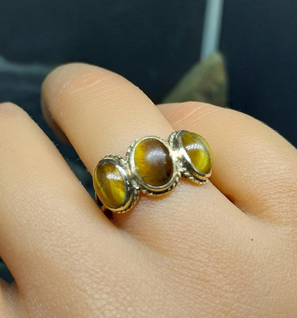 Vintage 9ct GOLD Triple Tigers Eye Ring - Size uk O (us 7) - 3.1g