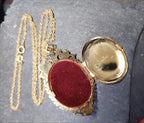 Vintage 9ct GOLD Ornate Locket Necklace on 20" Chain - 8g