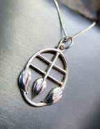 Sterling Silver CELTIC Cecily Leaf Pendant Necklace & 18" Chain - 4.3g