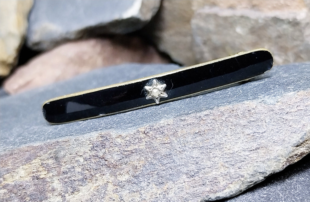 Victorian FRENCH JET BROOCH - with Star and seed pearl - 3.7g