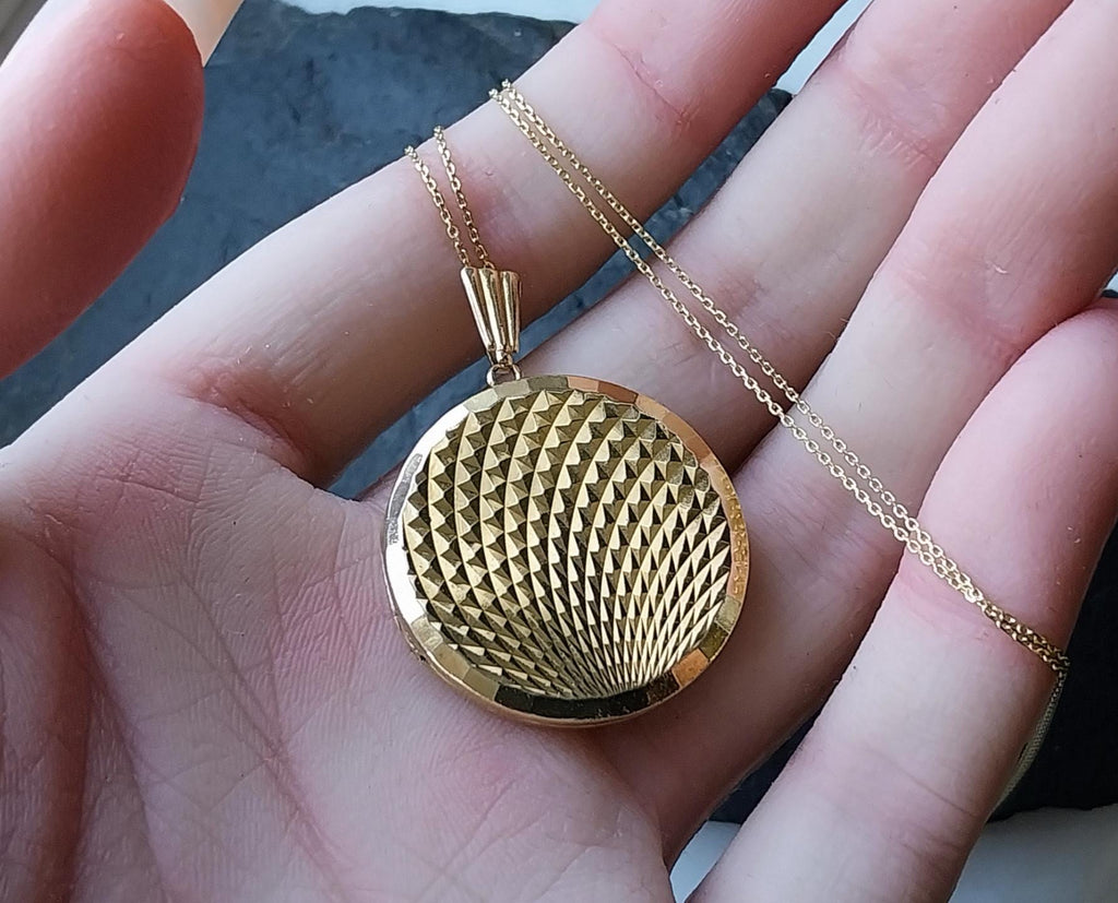 9ct Gold Georg Jensen Locket Necklace - Large Circe Geometric Spiral on 20" Chain - 8.3g