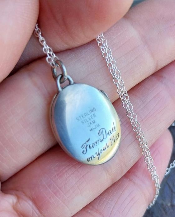 Vintage OVAL SILVER LOCKET - Engraved with 'From dad on your 21st' with 18" Chain - 3.3g