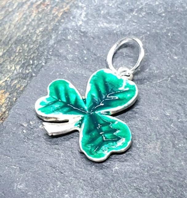 Silver CLOVER SHAMROCK Small CHARM with green enamel - Vintage  0.6g